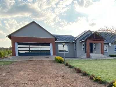 4 Bedroom House For Sale in Rietvlei View Country Estates