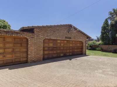 4 Bedroom house sold in Wilro Park, Roodepoort