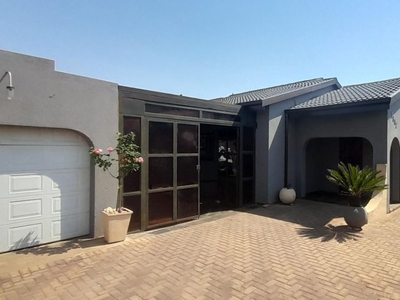 4 Bedroom house to rent in Kagiso, Krugersdorp
