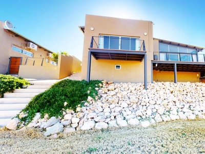 4 Bedroom townhouse - freehold for sale in Keidebees, Upington