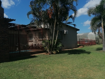 4Ha Small Holding For Sale in Broederstroomdrift AH