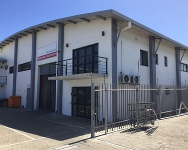 565m² Warehouse For Sale in Capricorn