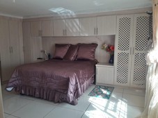 4 Bedroom House For Sale in Madiba Park