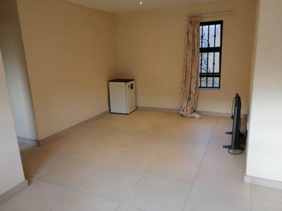 1 Bedroom flat to let in The Reeds Centurion
