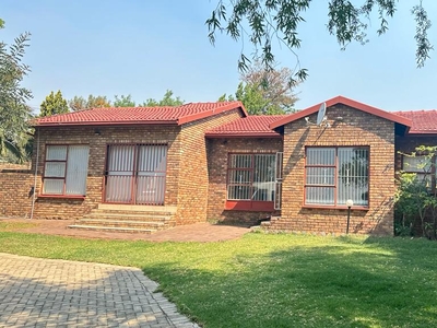 House For Sale in Bloubosrand