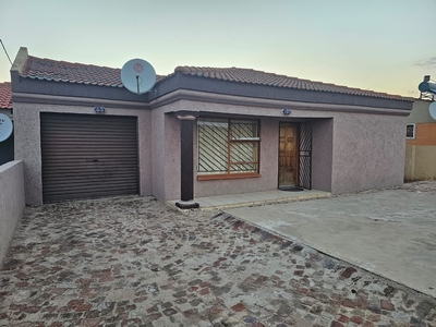 House For Sale in Brakpan & Ext