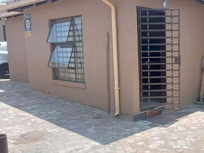 House For Sale in Pimville
