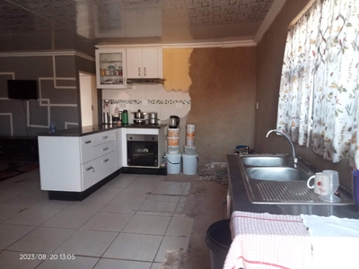 House For Sale in Protea Glen Ext 4