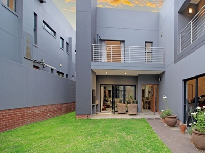 Immaculate, Ready to Move in Four Bed, Ultra-modern Home in a Sought-after Secure Estate