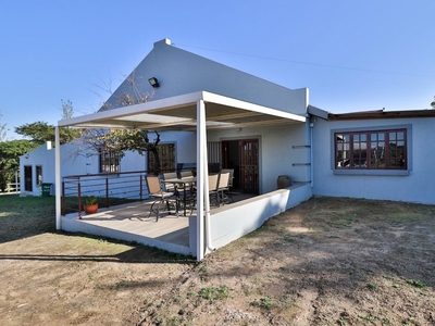Small Holding For Sale in Kyalami Ah