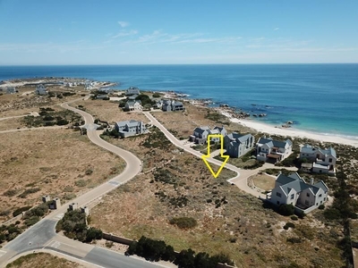 Stunning 3 bedroom home with easy beach access