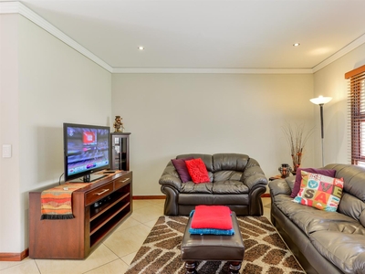 Townhouse For Sale in Bedfordview