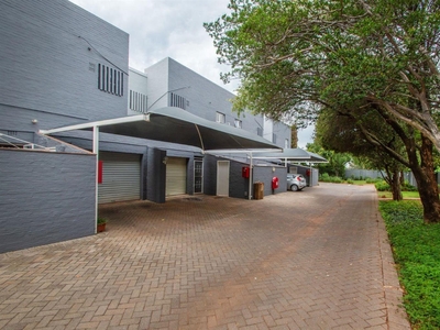Townhouse For Sale in Fairland