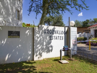 2 Bedroom Apartment For Sale in Groenkloof