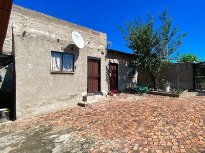 2 Bedroom Freehold Sold in Kaalfontein