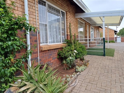 3 Bed Townhouse in Willows