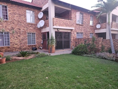 2 Bedroom Townhouse For Sale in Theresapark - 9 SS Wild Olive 345 Waterbok street
