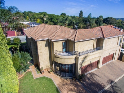 4 Bedroom Gated Estate For Sale in Bedfordview