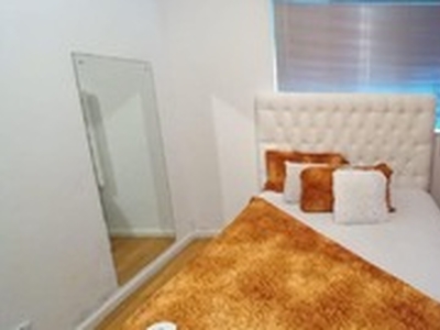 Modern style rooms available at neo and ruks guesthouse - Cape Town