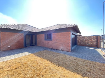 Townhouse To Rent in Secunda Central