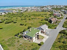 4 Bedroom House For Sale in Agulhas