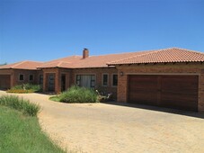 5 Bedroom House For Sale in Leeuwfontein Estate