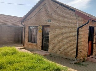 2 Bedroom house for sale in Grasslands, Bloemfontein