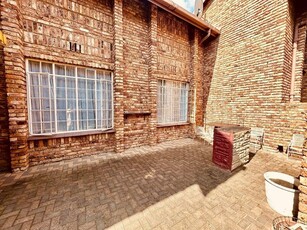 2 Bedroom townhouse with loft for sale in vryheid