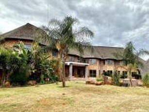 9 Bedroom House to Rent in Mooikloof - Property to rent - MR