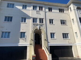 3 Bedroom Apartment / Flat Auction In Sea Point