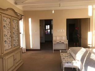 5 Bedroom Freestanding To Let in Estate D' Afrique