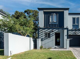 Indulge in Urban Sophistication: Your Private 3-Bedroom Sanctuary in Langeberg Heights
