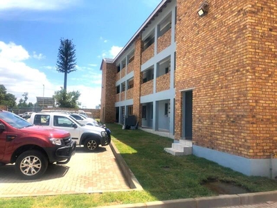 Apartment For Rent In Roodepoort West, Roodepoort