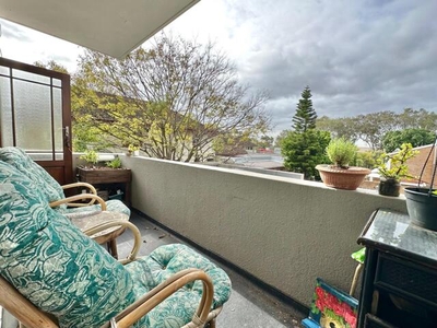 Apartment For Sale In Kenilworth, Cape Town