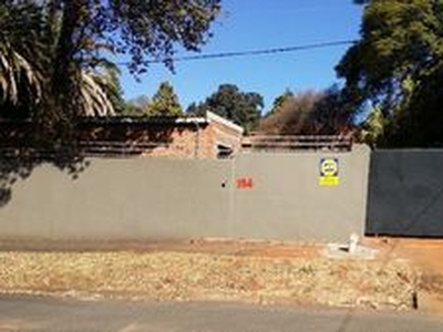 Bedroom with built in cupboards to rent in Observatory - Johannesburg