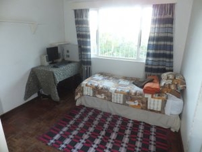 Furnished room to rent weekly with internet PC - Durban
