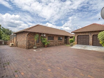 House For Sale In Fontainebleau, Randburg