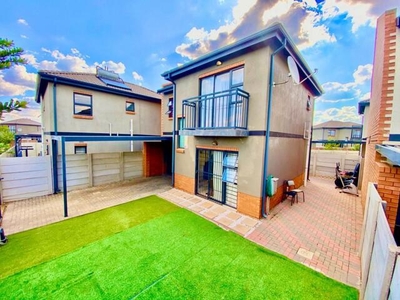 House For Sale In Leopard's Rest Security Estate, Alberton