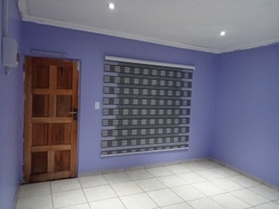 Room to rent(Bramfischer phase4, Soweto) - Soweto