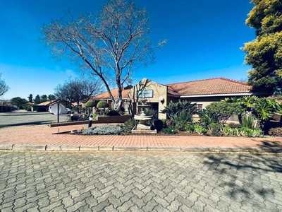 Townhouse For Sale In Equestria, Pretoria