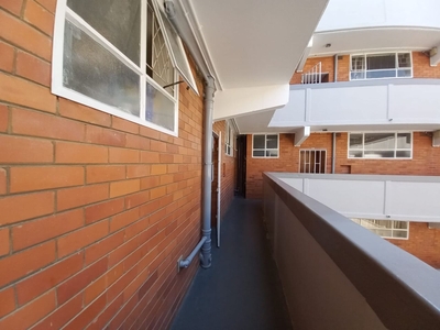 2 Bedroom Apartment Sold in Pinetown Central