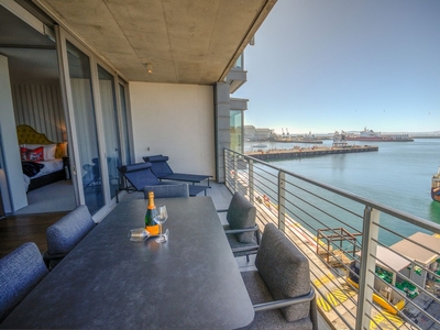 2 Bedroom Apartment To Let in Waterfront