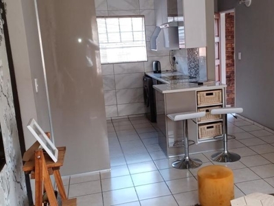 2 Bedroom apartment to rent in Crystal Park, Benoni