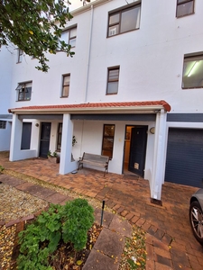 3 Bedroom Sectional Title Rented in Muizenberg