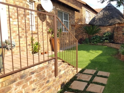 3 Bedroom townhouse - sectional rented in Willowbrook, Roodepoort