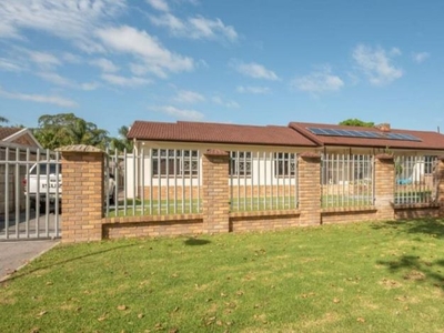 4 Bedroom house to rent in Beverley Grove, Port Elizabeth