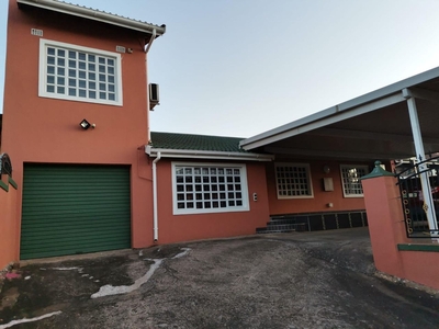 4 Bedroom Townhouse For Sale in Isipingo Rail