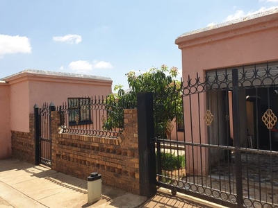 6 Bedroom House Sold in Mabopane