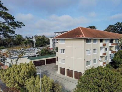 Apartment For Sale In Kenilworth Upper, Cape Town