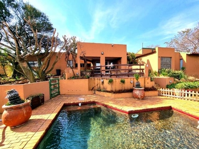 House For Sale In Kloofendal, Roodepoort